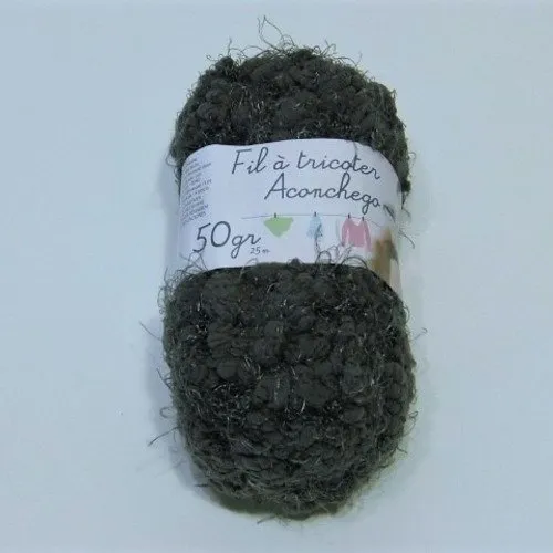 4 skeins of aconchego knitting yarn, 100% polyester