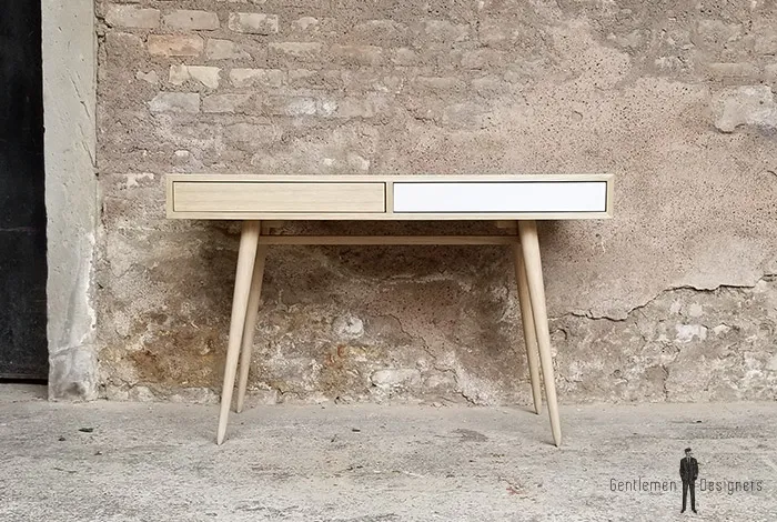 Bureau graphique en chêne 