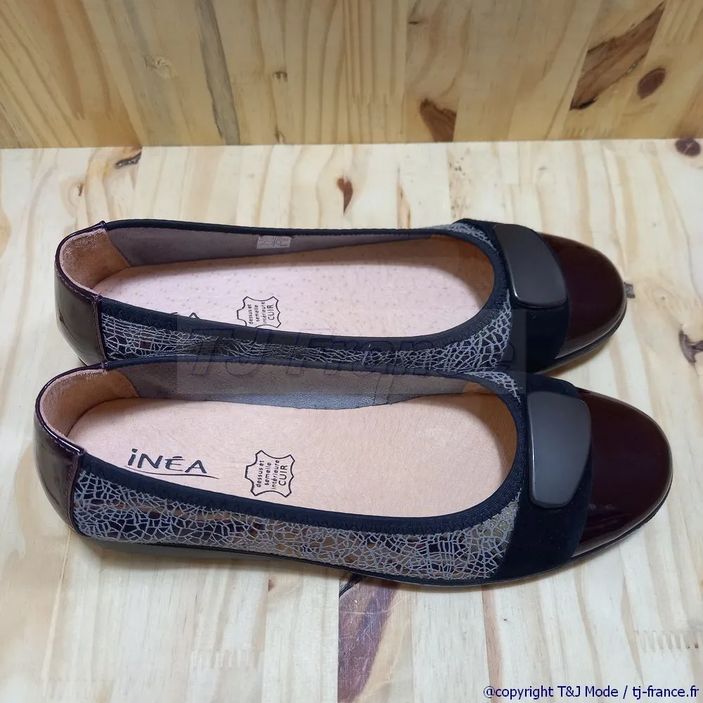 Comfortable leather women's ballet flats Inéa RABELE.