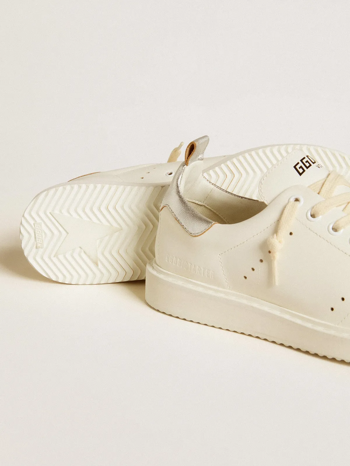 Starter femme en cuir blanc avec contrefort en cuir lamé argenté | Golden Goose