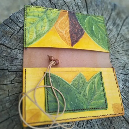 Étui à tabac en cuir - motif feuilles de mapacho / tabac
